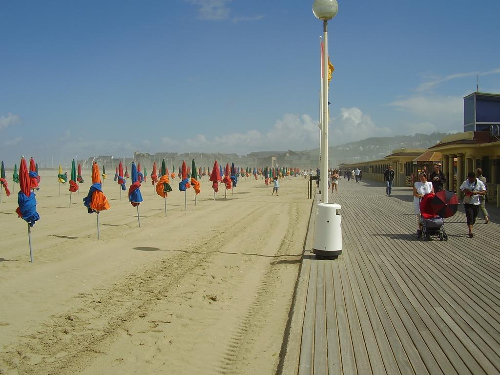 Holiday home Les Roulottes De La Risle Calleville